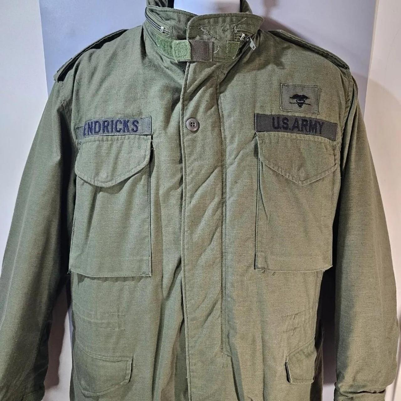 VTG 60s/70s Vietnam era US Army M-65 Field Jacket... - Depop