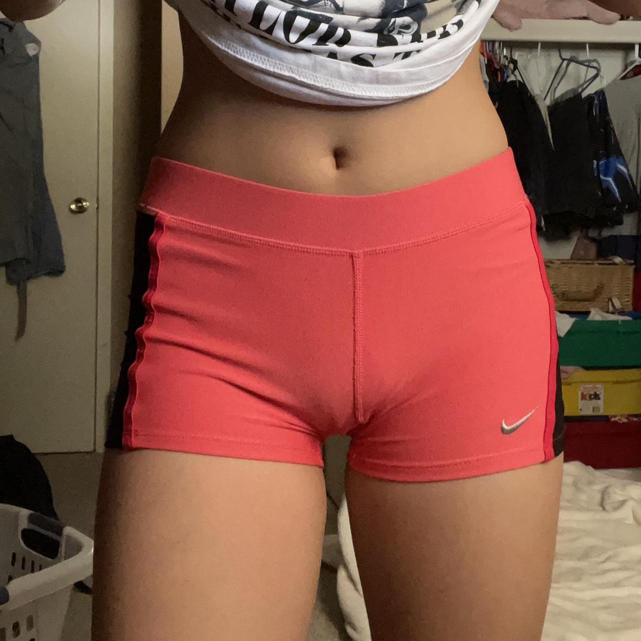 super cute dri fit Niki spandex ! - Depop