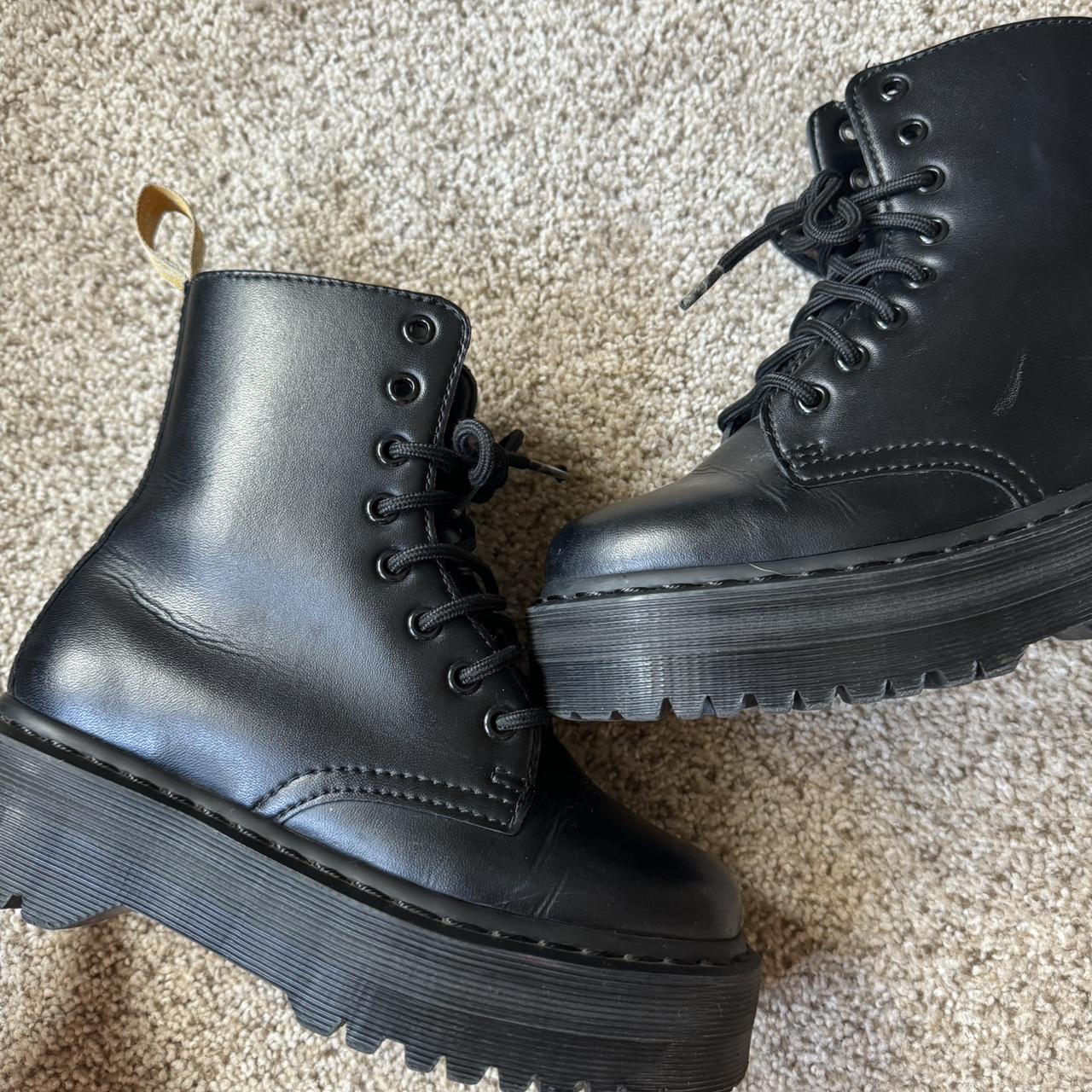 dr martens vegan femme