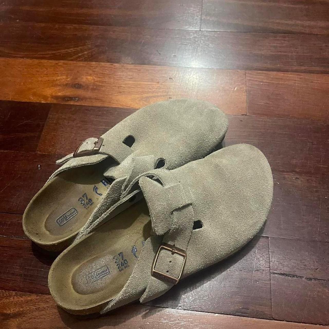 Birkenstock Women's Cream Clogs | Depop