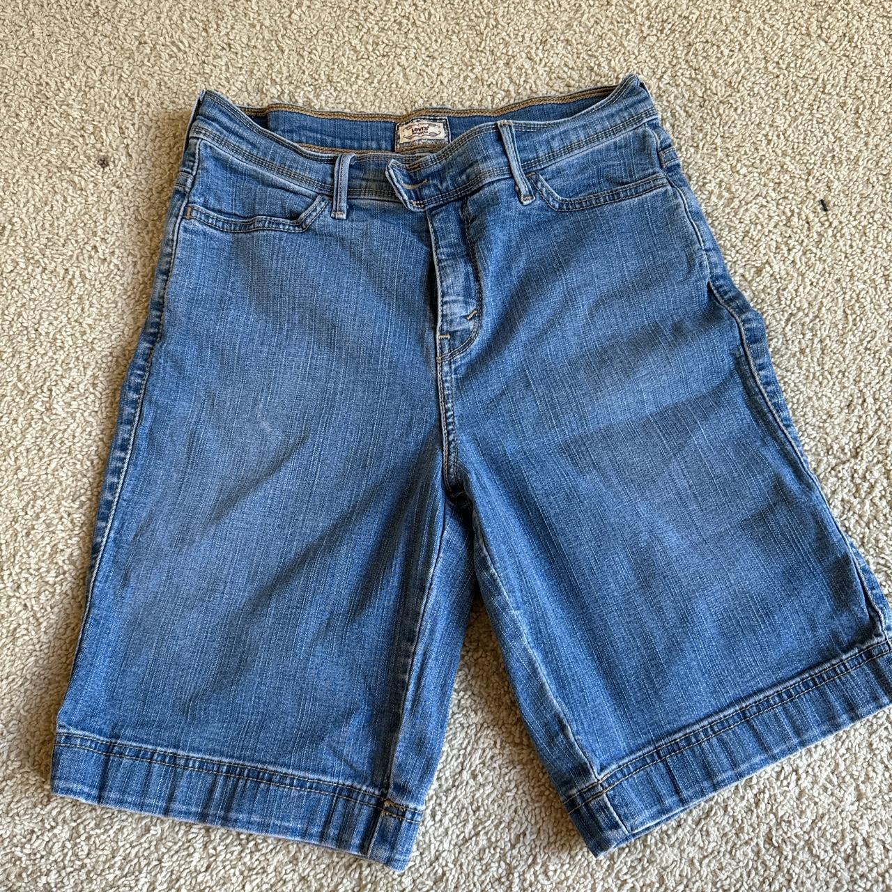 levi’s jorts size 8 measurements waist 14 rise... - Depop