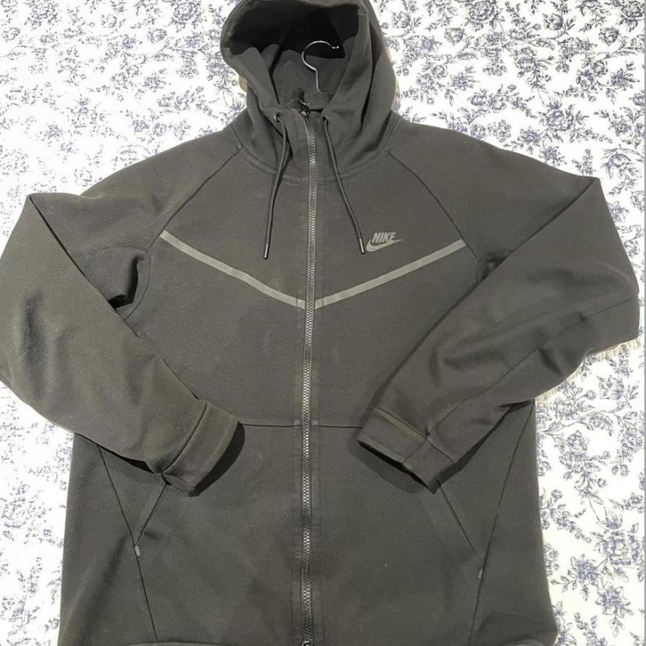 Nike Men's Hoodie | Depop