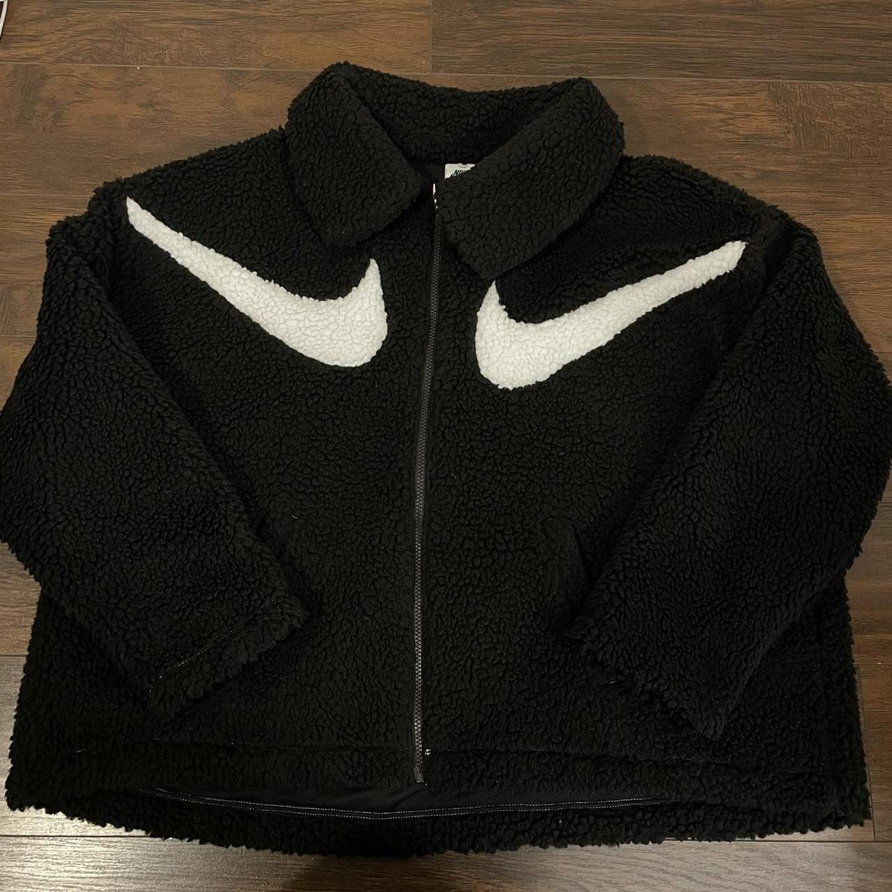 Nike big 2025 swoosh sherpa