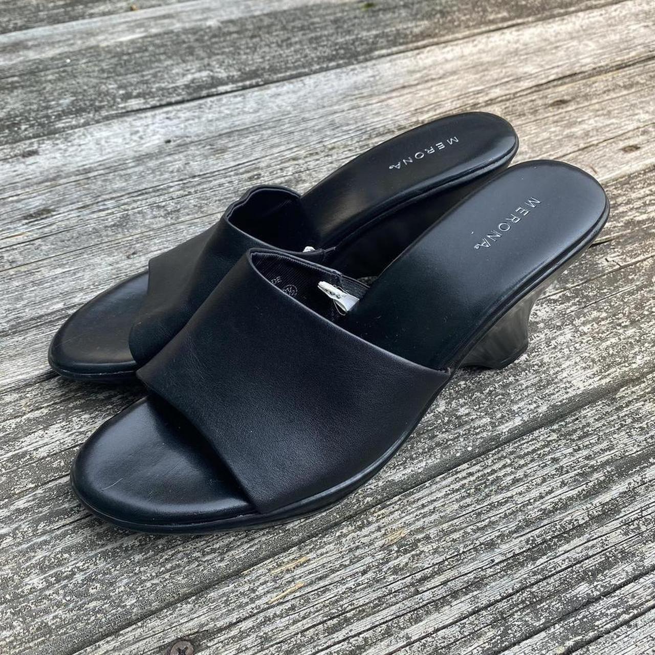 Merona hot sale black sandals