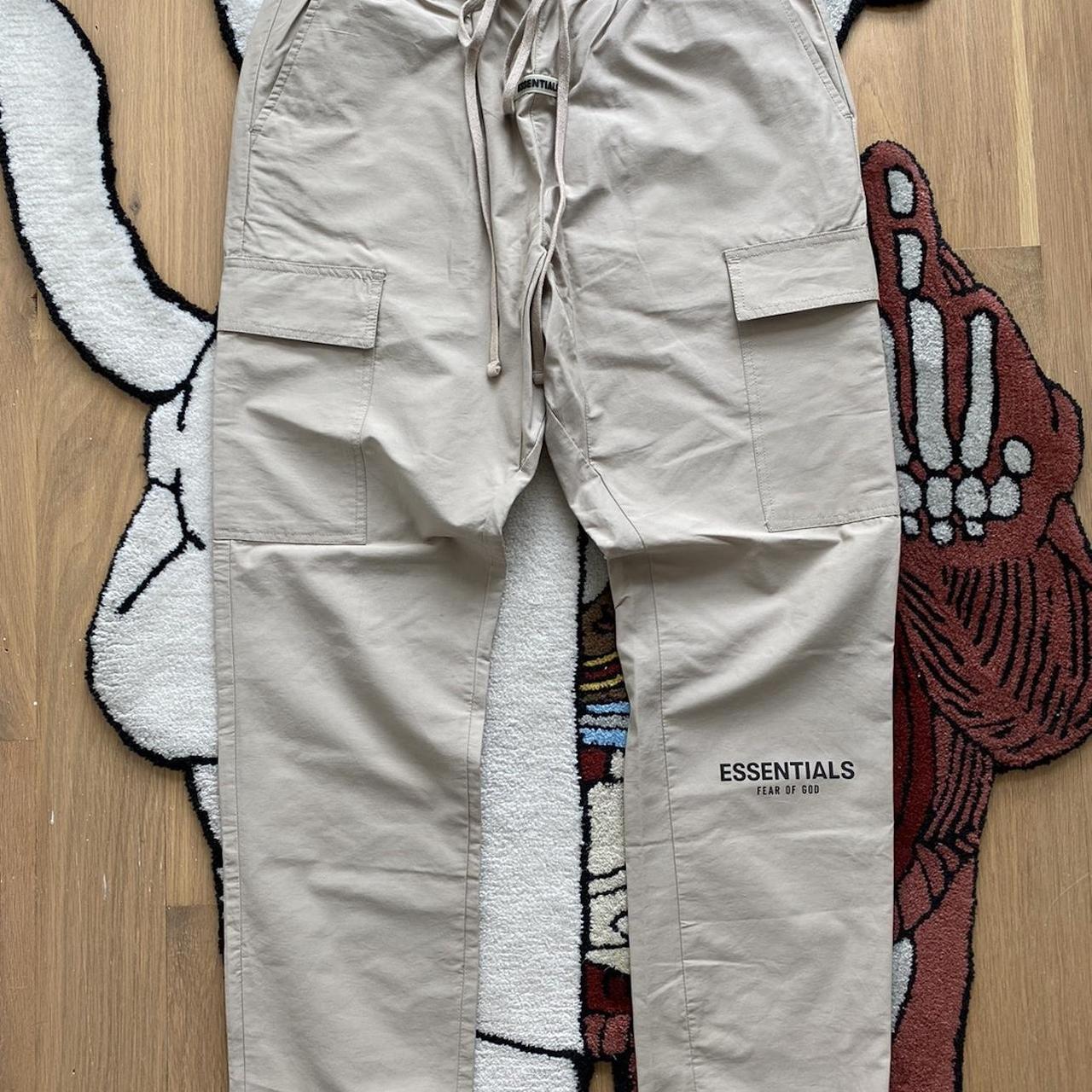 Fear of God Essentials Nylon cargo カーゴ m fear of god essentials nylon cargo pants