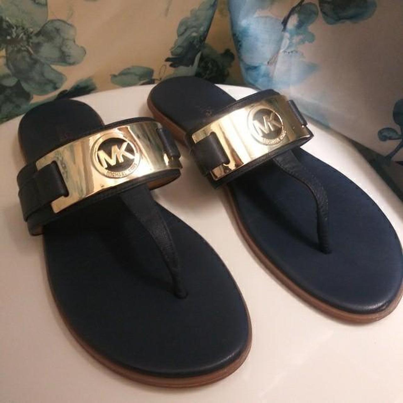 Michael kors navy hot sale flip flops