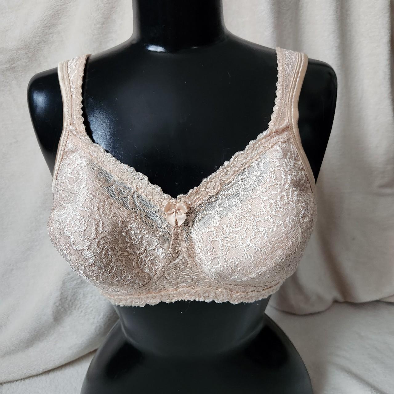 4088 - Playtex 18 Hour Comfort Lace with Breathable Airform Bra