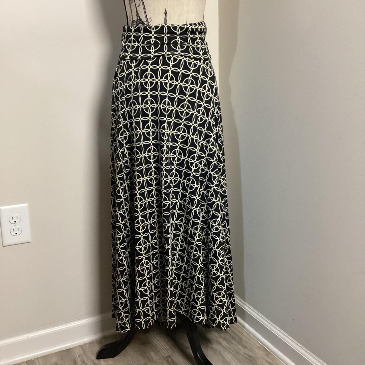 LulaRoe Black Cream Geometric Print Maxi Skirt can