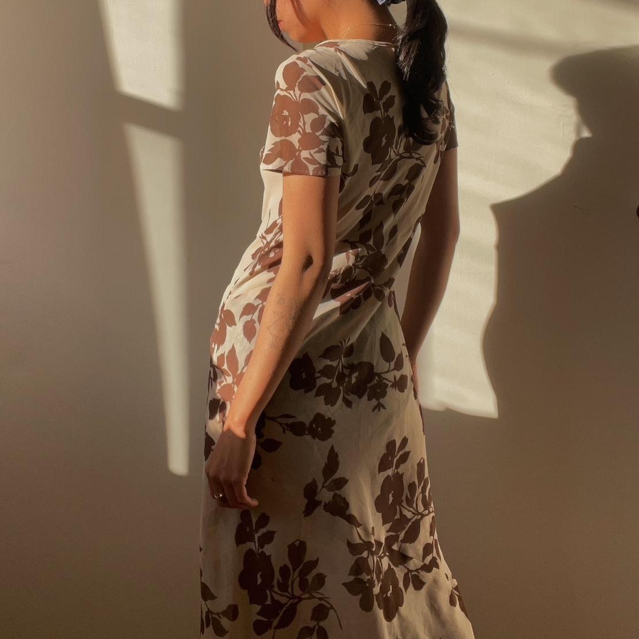 Romance floral cream brown midi dress Short sleeves/... - Depop