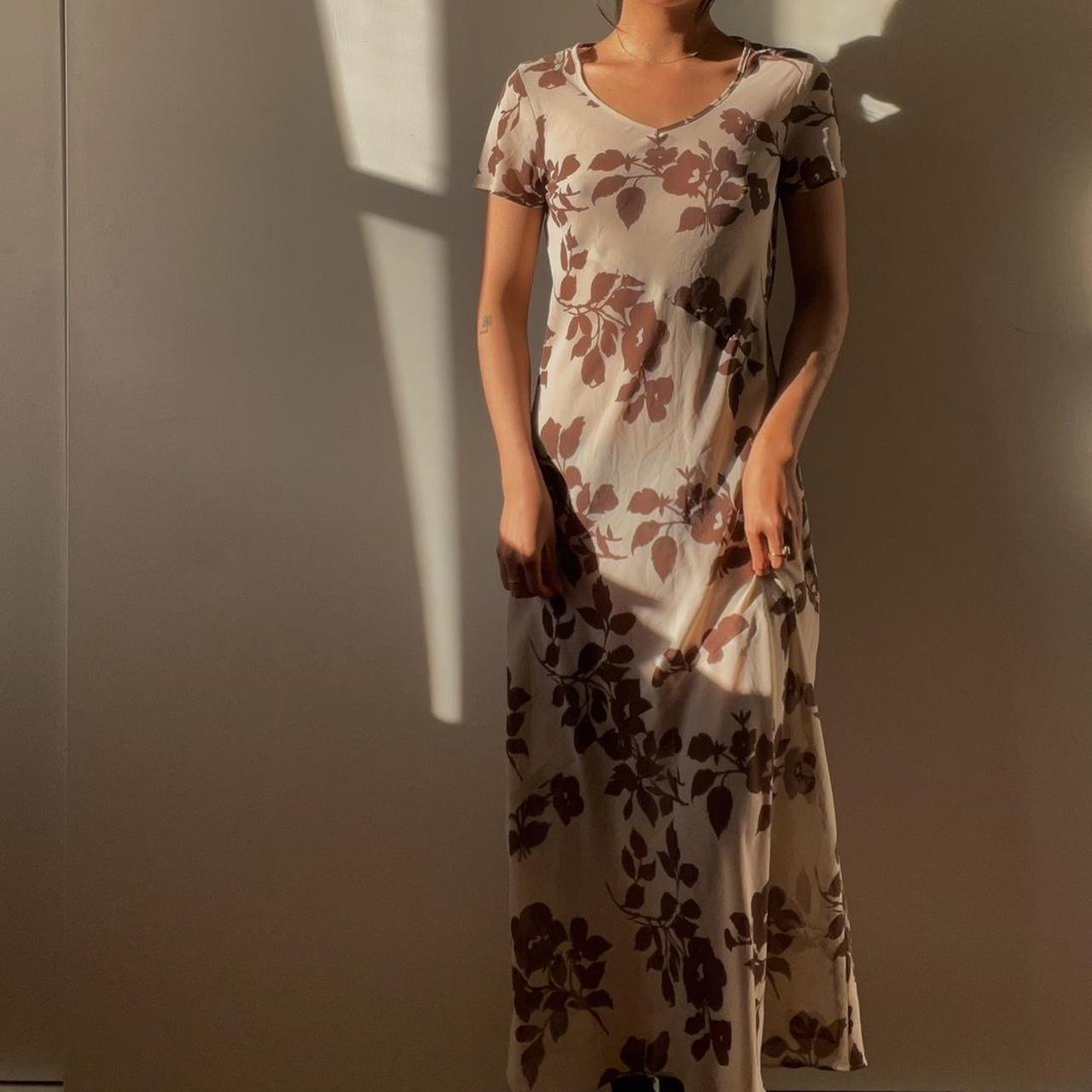 Romance floral cream brown midi dress Short sleeves/... - Depop