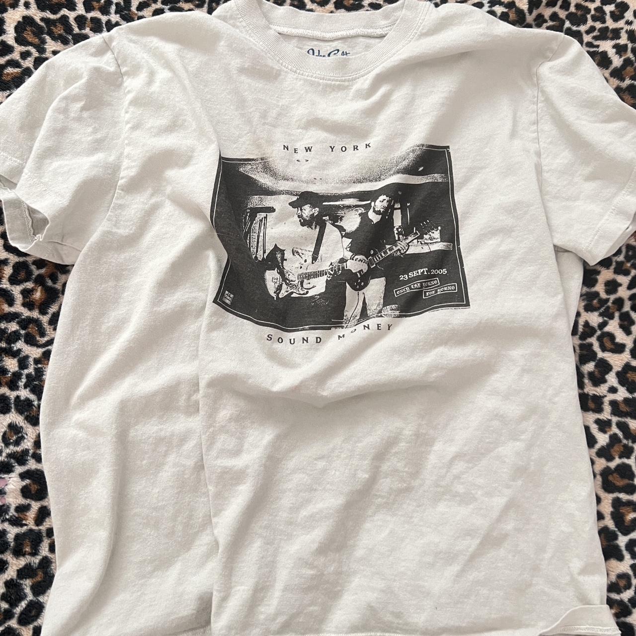 Women's T-shirt | Depop