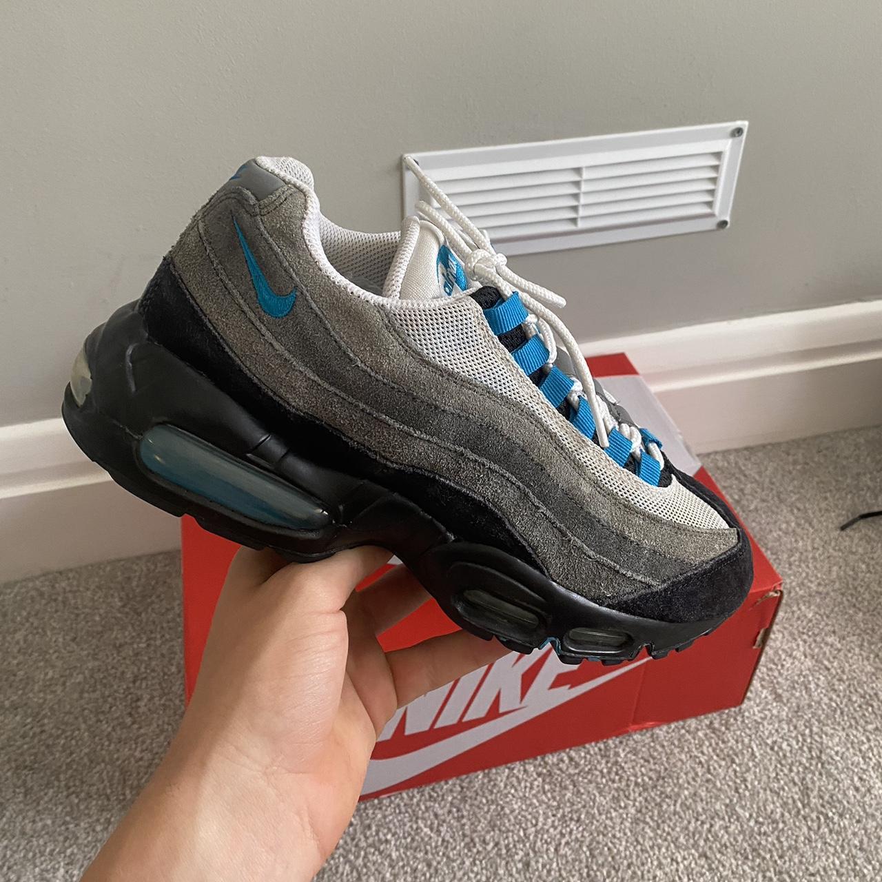 nike blue and grey ombre air max 95 trainers