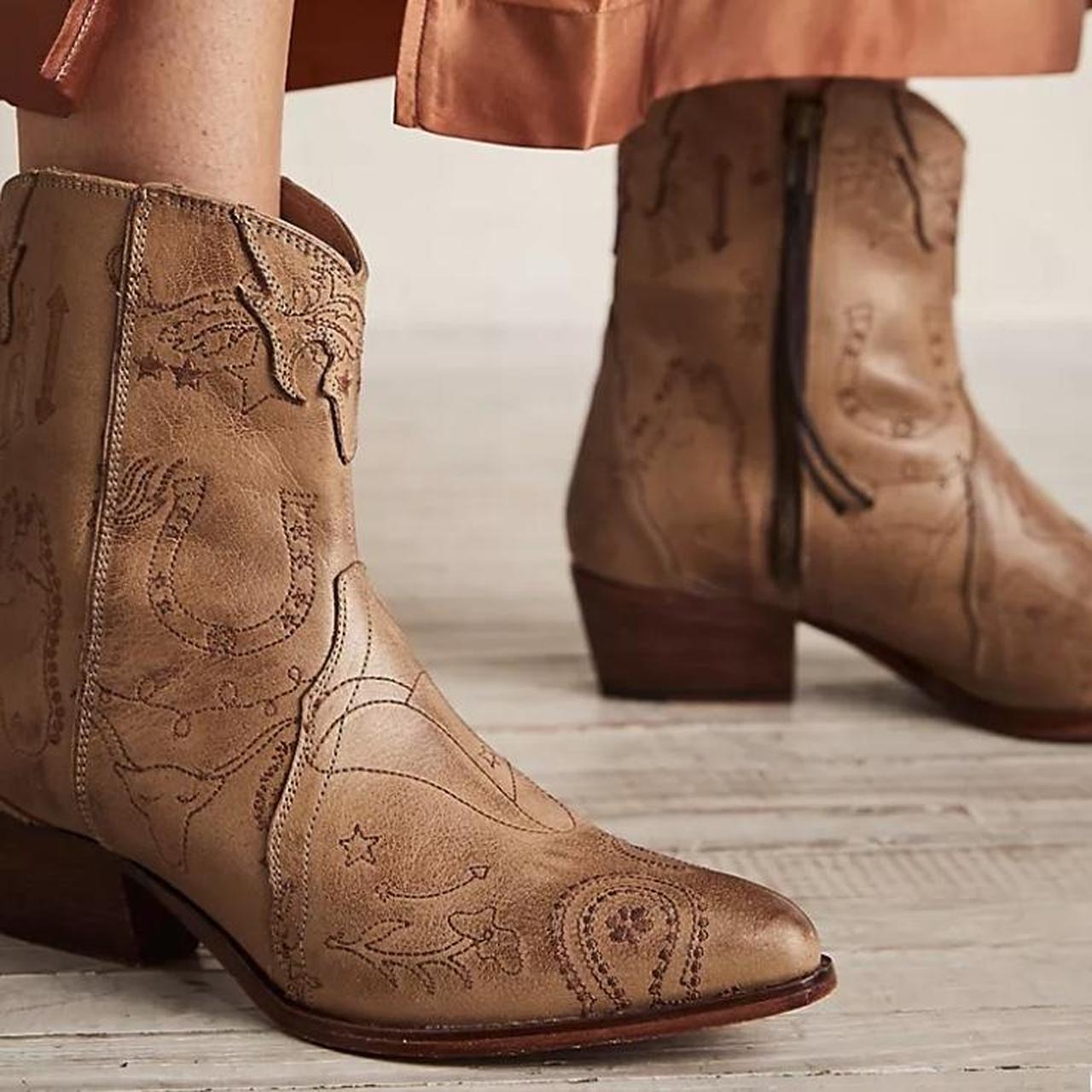 FREE PEOPLE FP Collection - New Frontier Doodle Boots in Distressed Tan