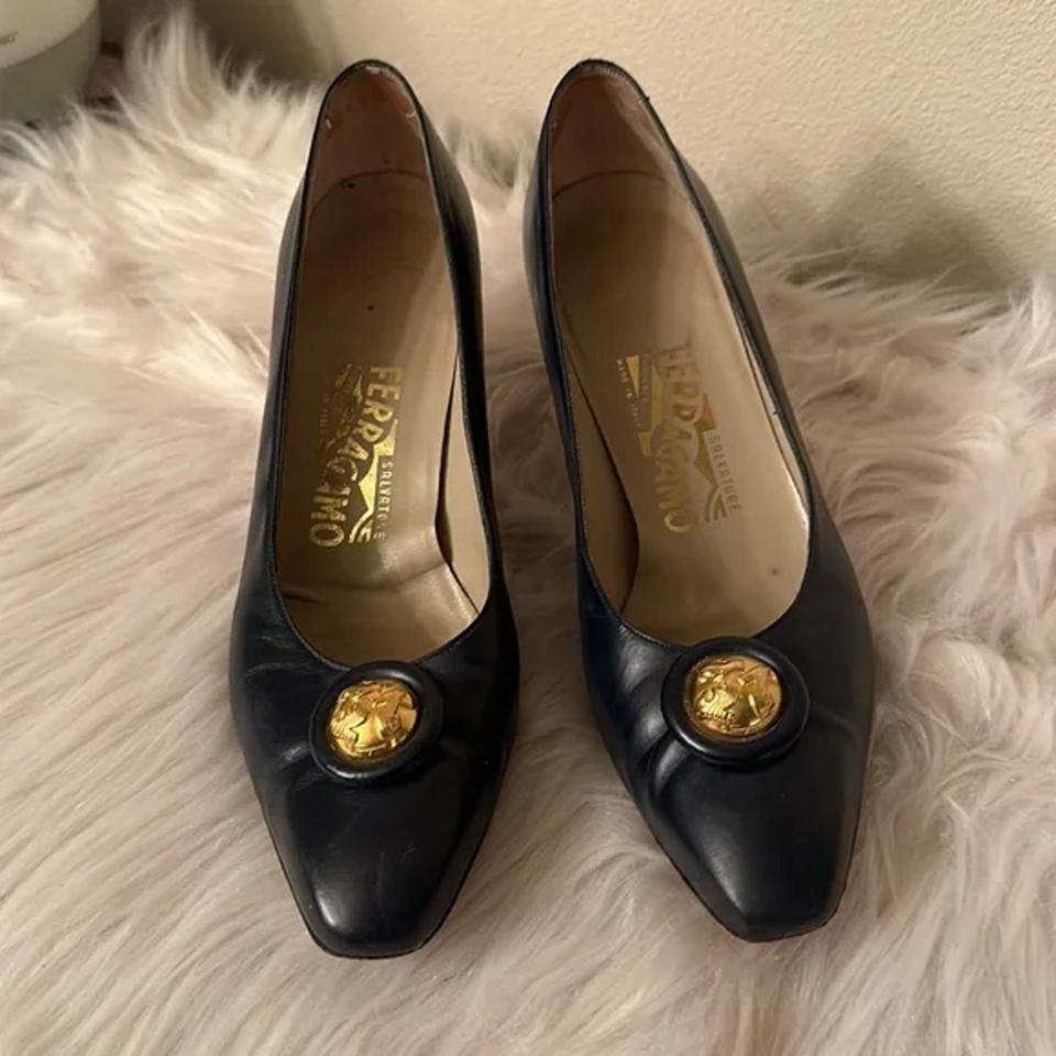 Vintage ferragamo 2025 womens shoes