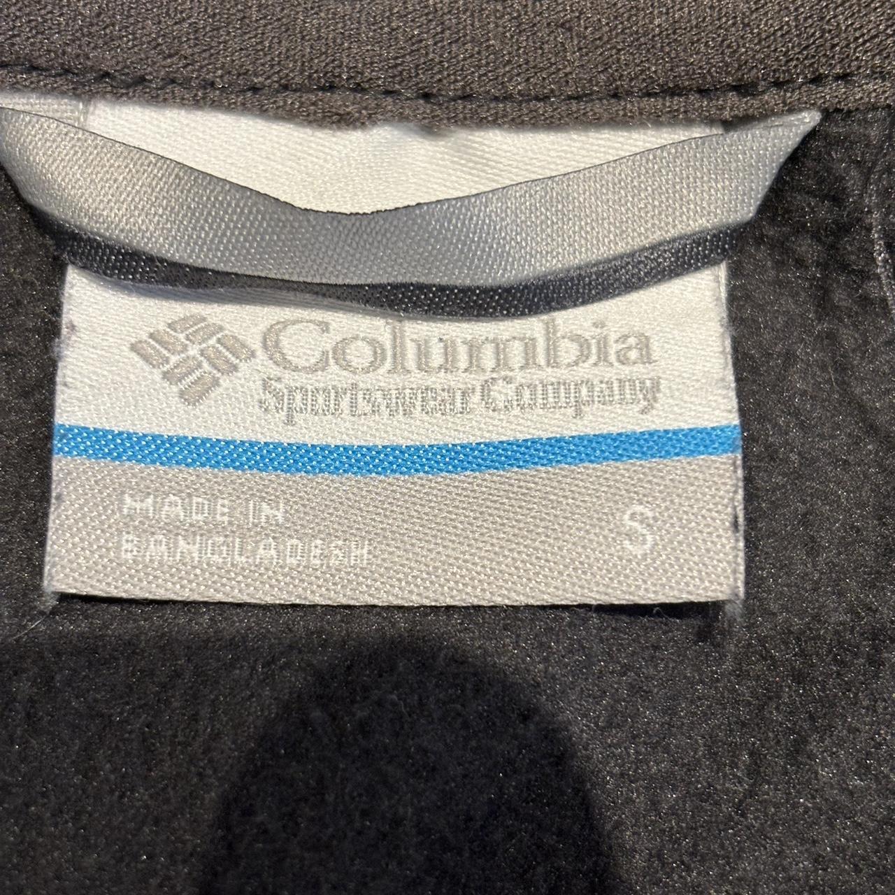 Columbia Grey + Black lightweight jacket Perfect... - Depop