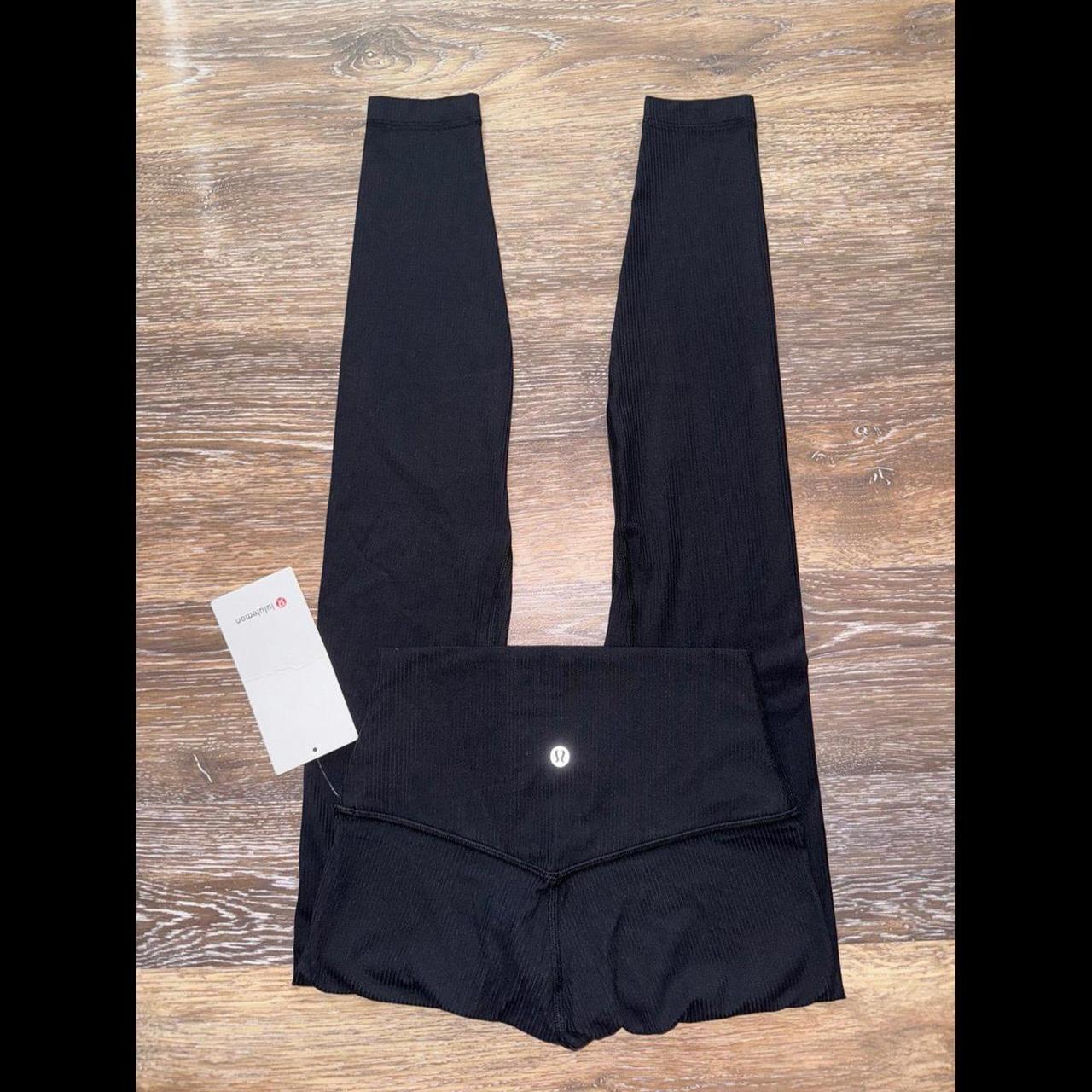 NWT lululemons 28” selling size 4 with pockets!