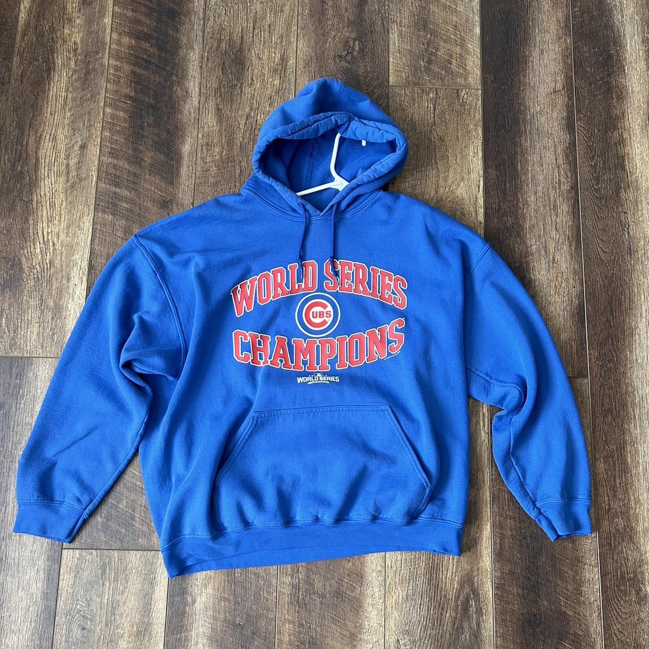 2016 chicago cubs hoodie ⚾️ - fits more like a men's - Depop