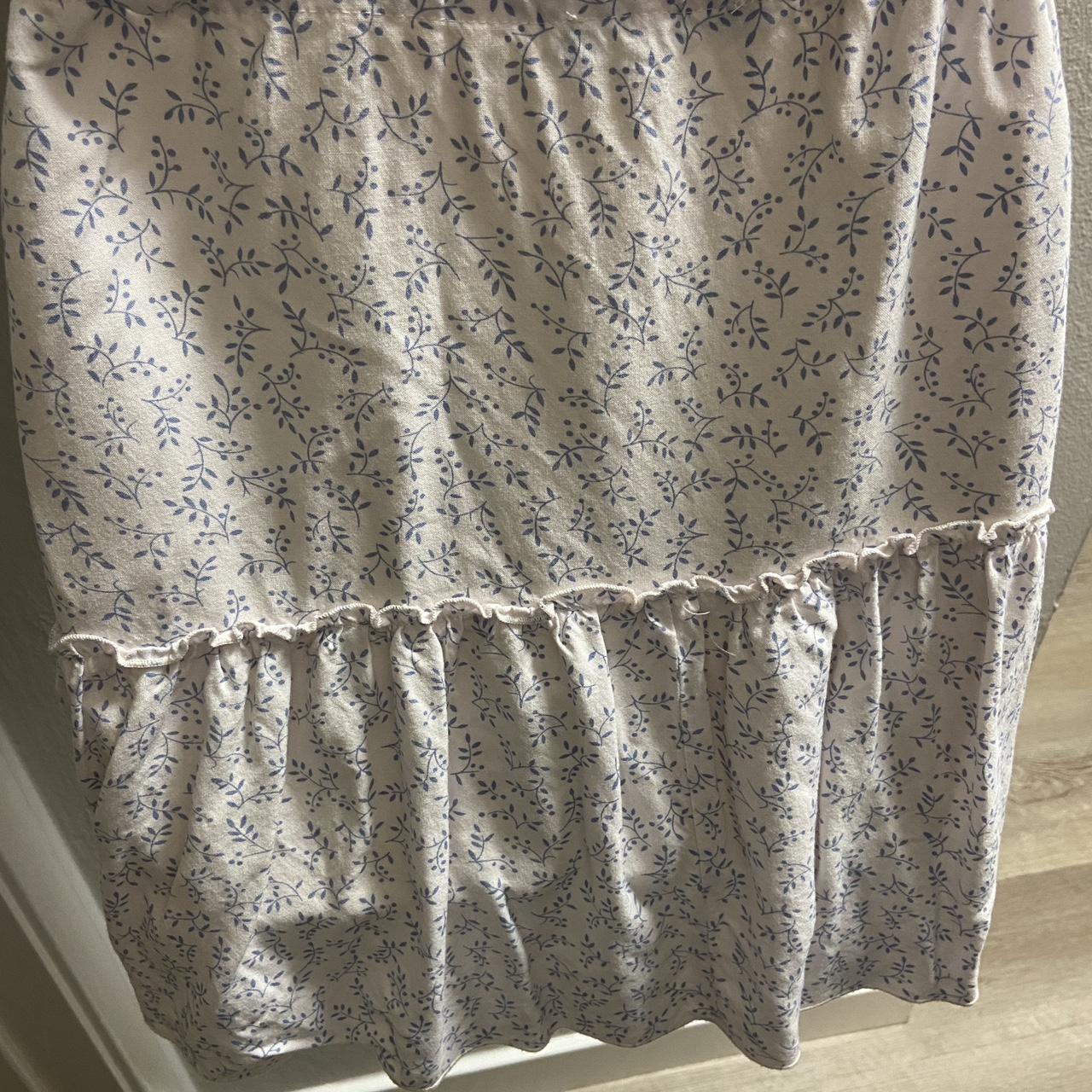 Brandy Melville light pink floral skirt - Depop