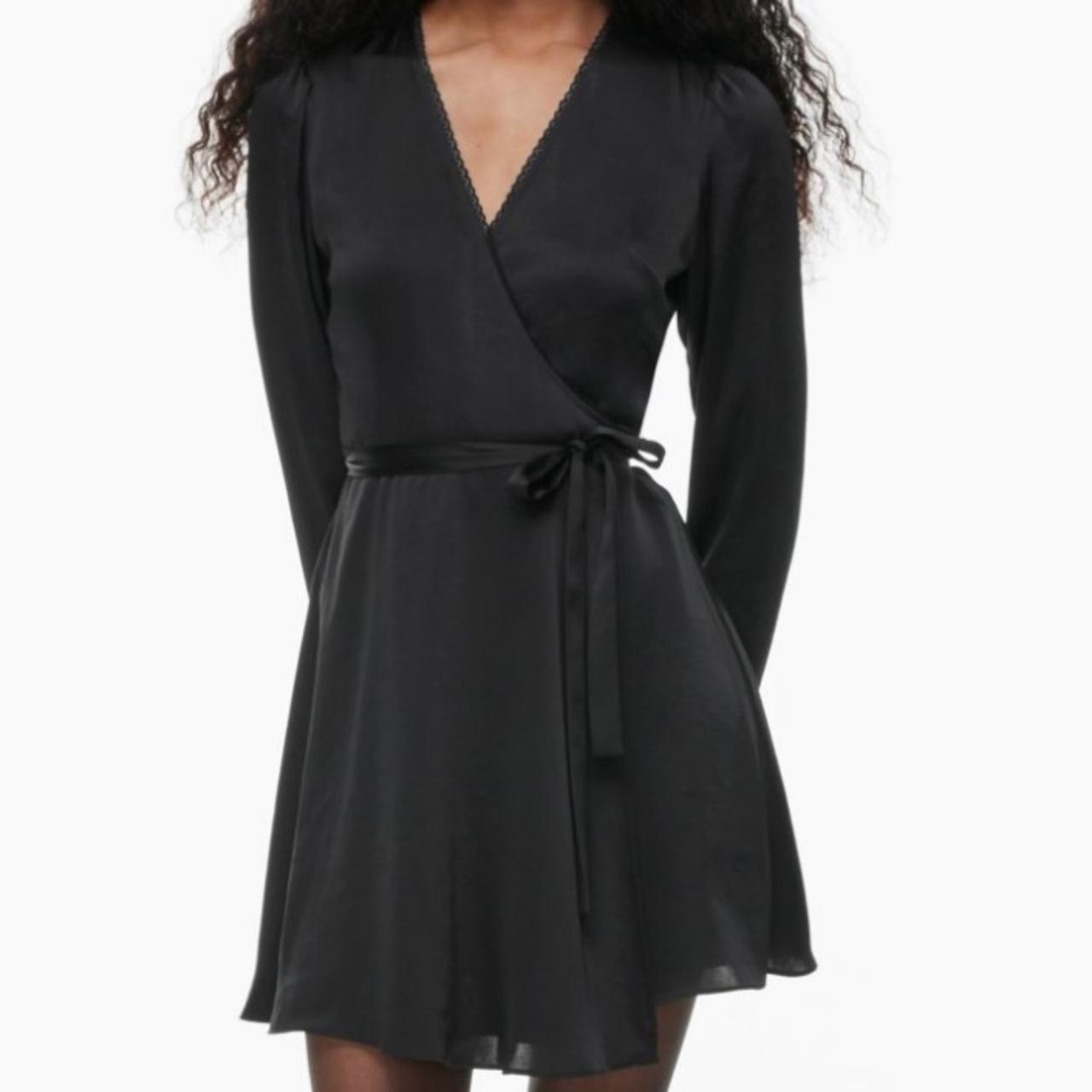 Women's Fabletics V-Neck Black Long Sleeve Dress - Depop
