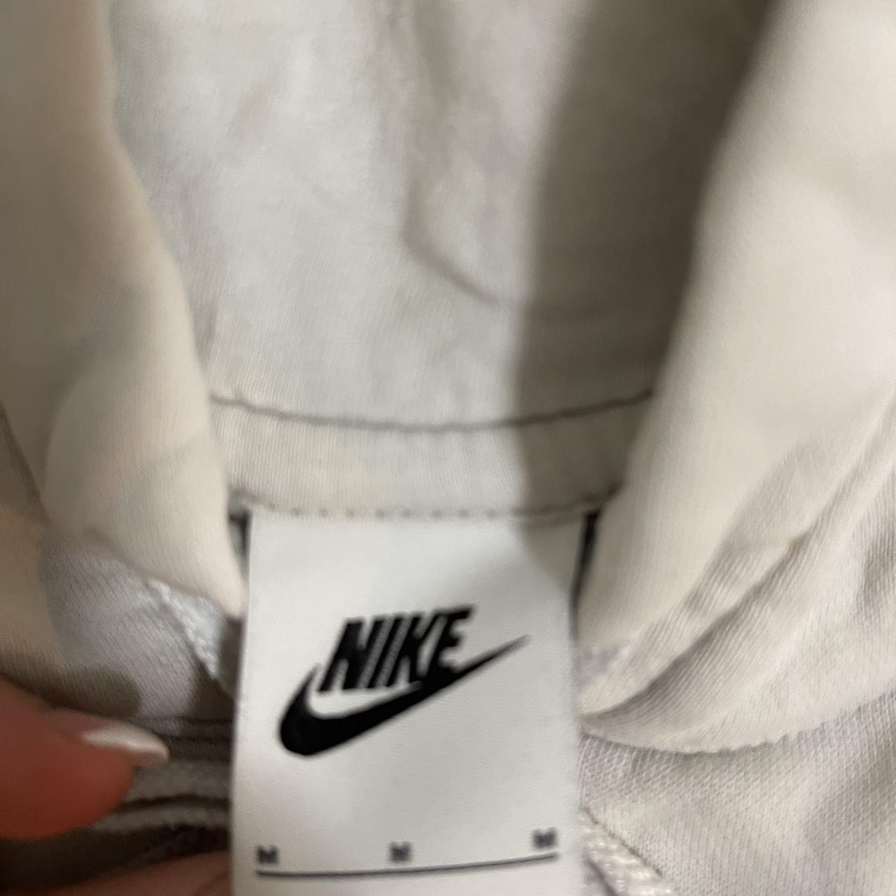 Nike hoodie! Men’s medium - Depop