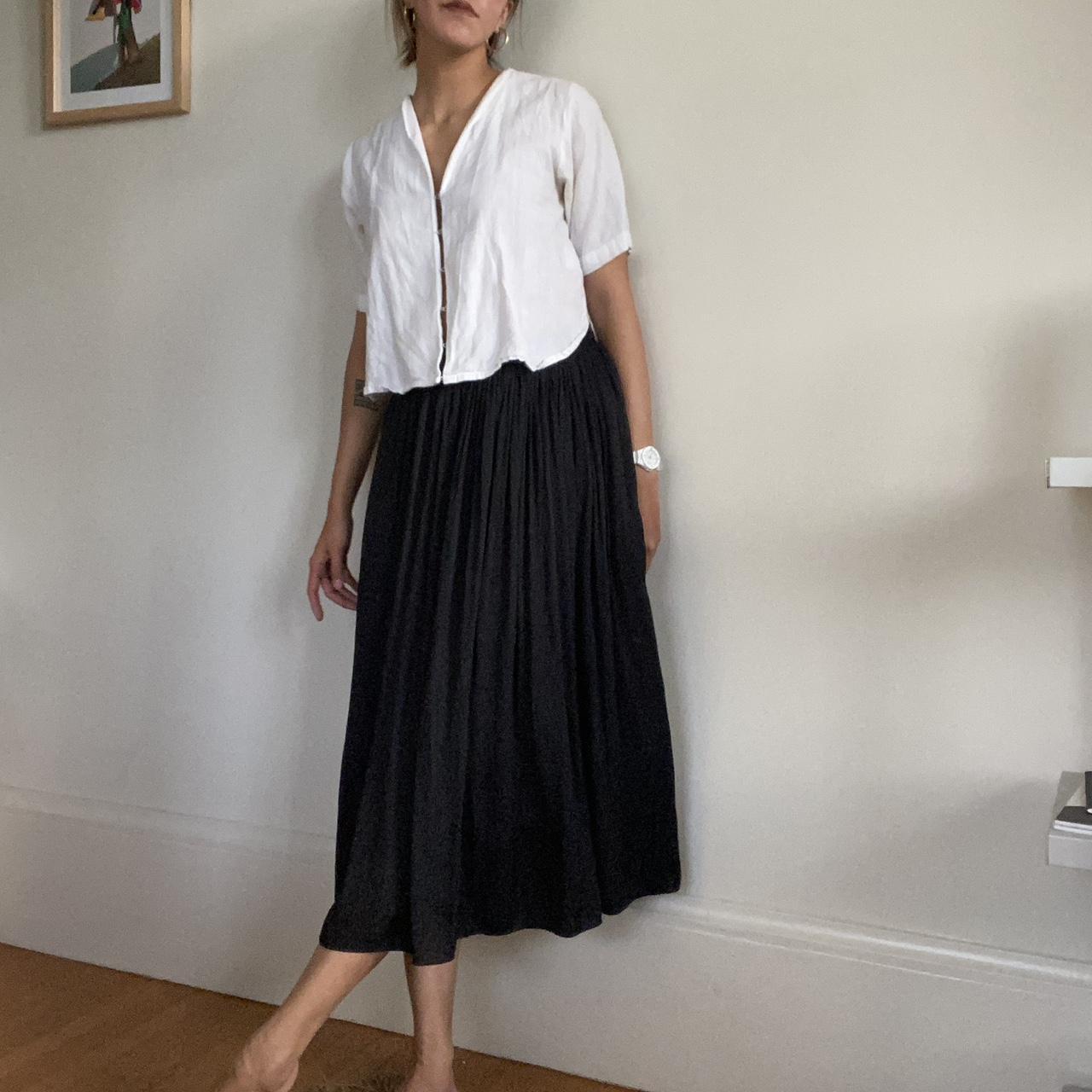 UNIQLO Women's Black Skirt Depop