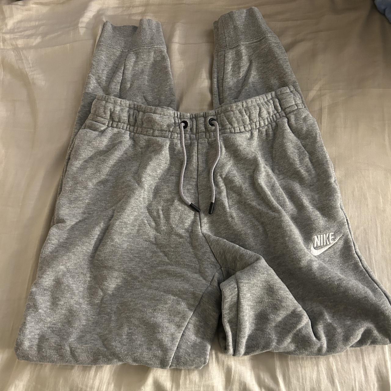 xs grey nike joggers