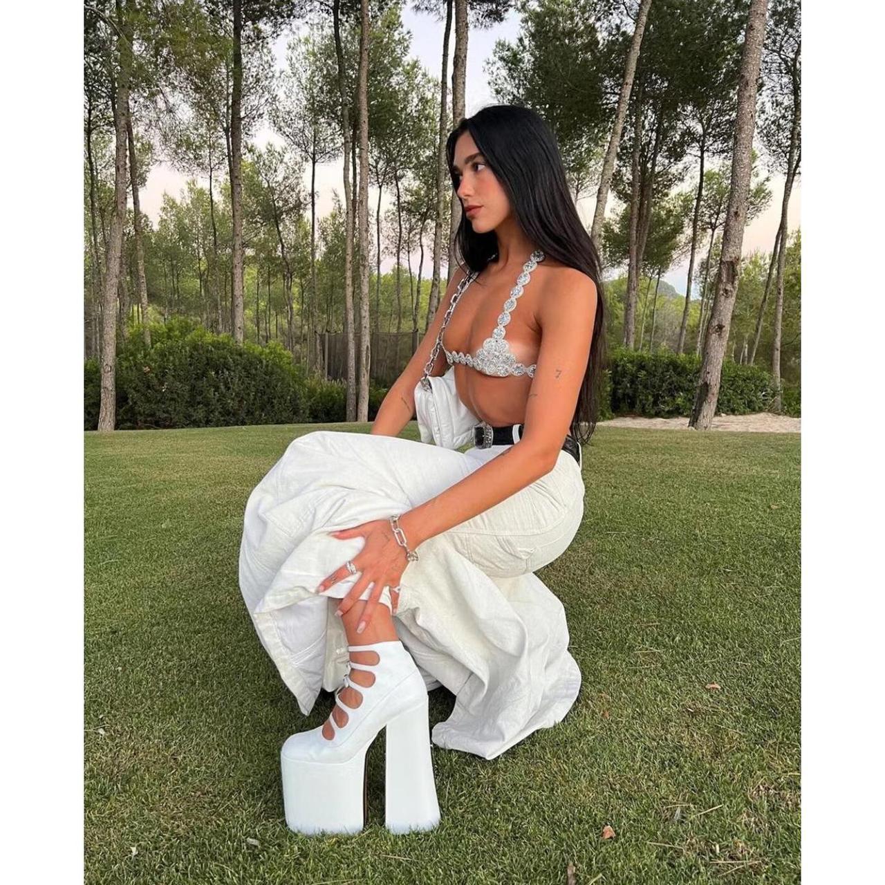 item listed by theroyaltycloset