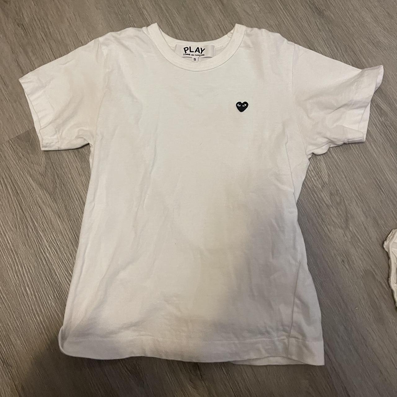 Cdg play shirt outlet sizing