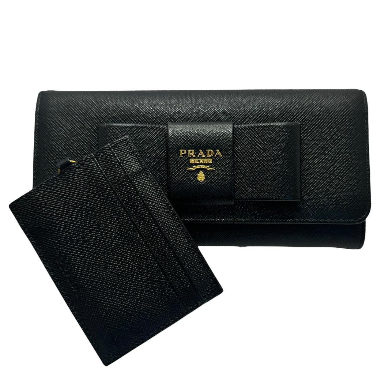 Vintage Prada Portafoglio Lampo in Peonia - Saffiano | Depop