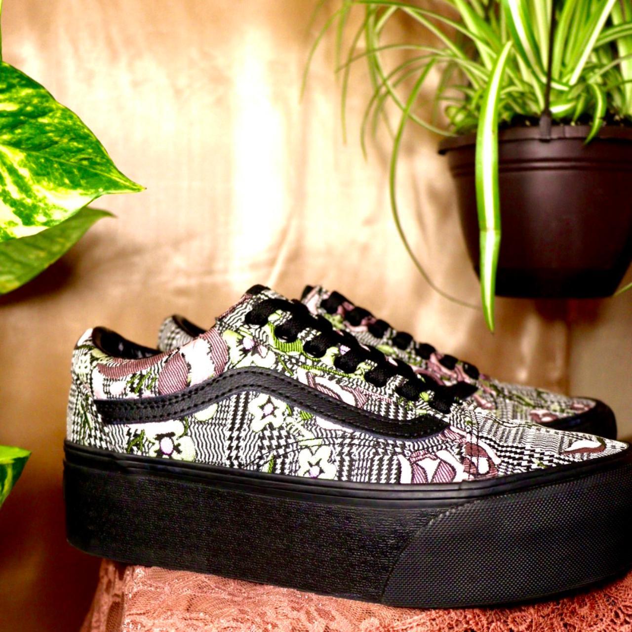 New!!【Vans】Old Skool Stackform Tapestry Floral Shoe Vans Old Skool Stackform Shoes Black Platform Floral