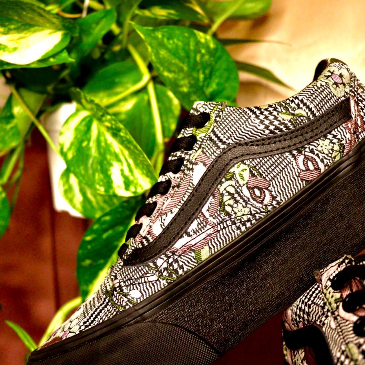 New!!【Vans】Old Skool Stackform Tapestry Floral Shoe Vans Old Skool Stackform Shoes Black Platform Floral