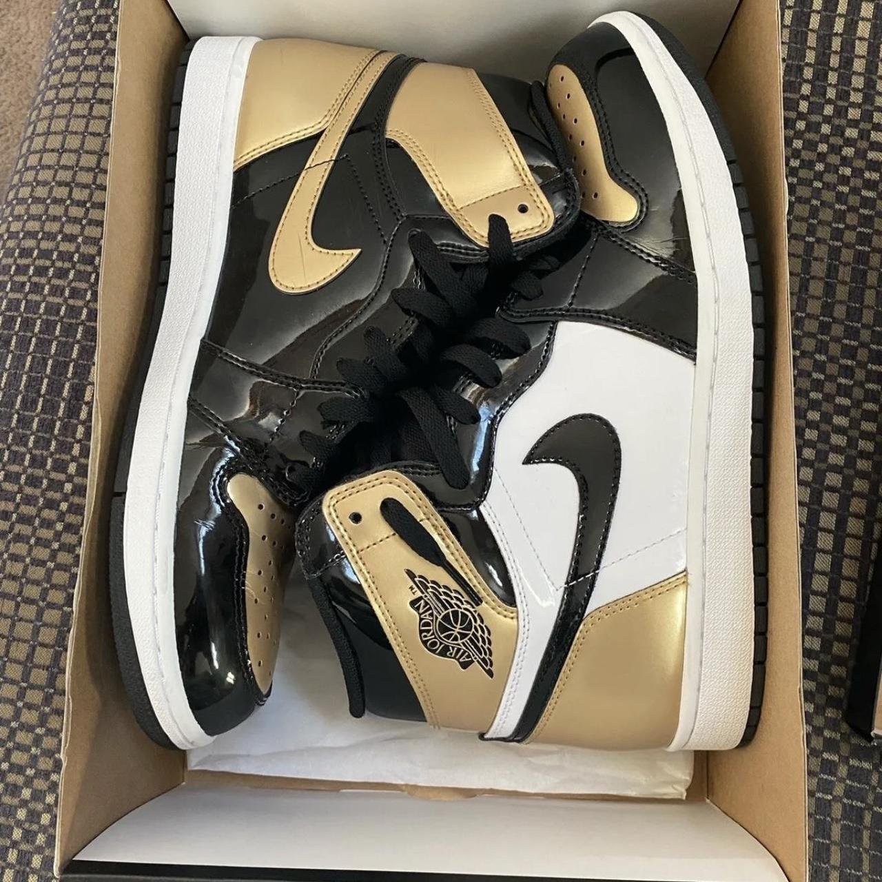 Jordan 1 retro high gold toe men's outlet shoe