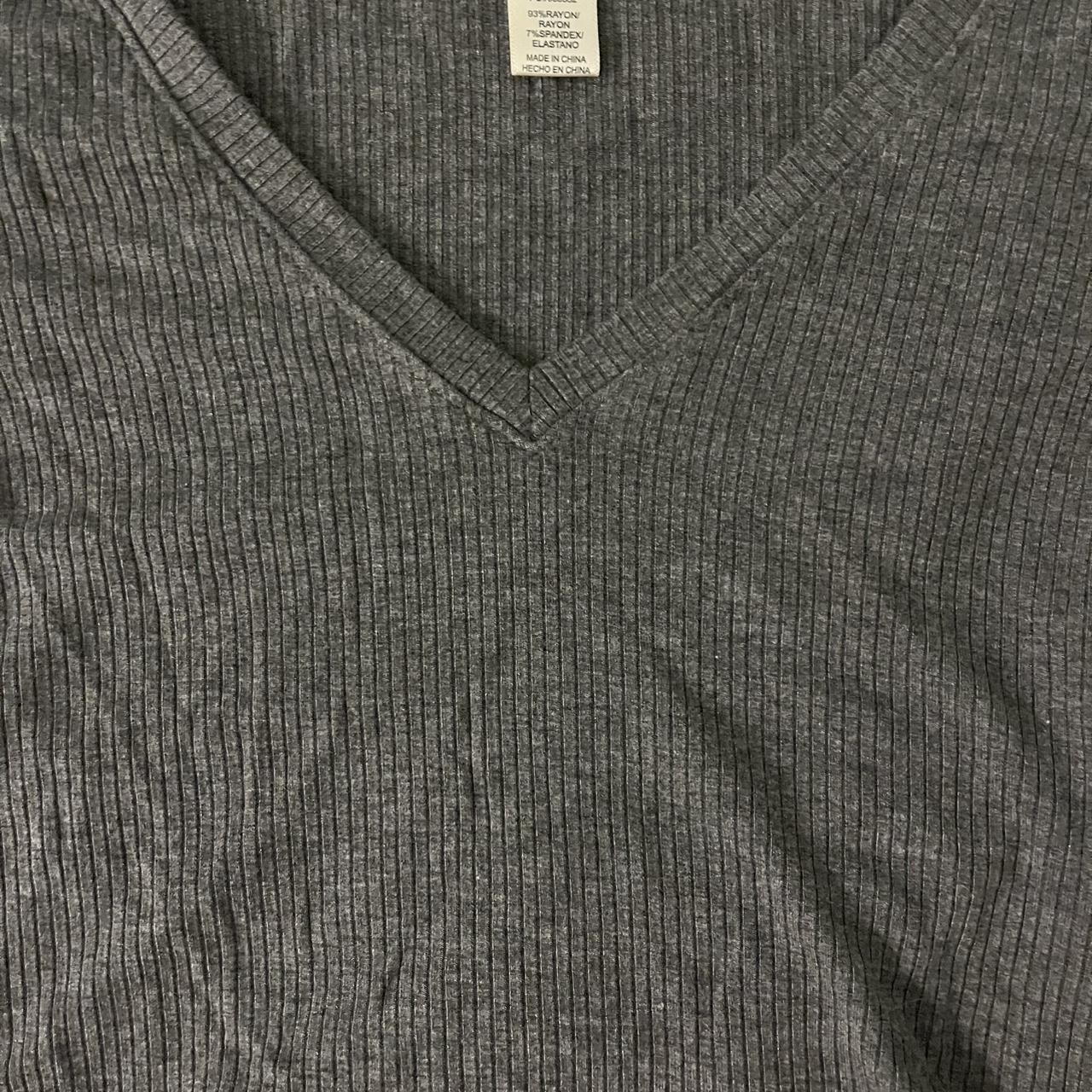 Women's Crop top - Grey - L – Dark grey v neck cr… - image 3