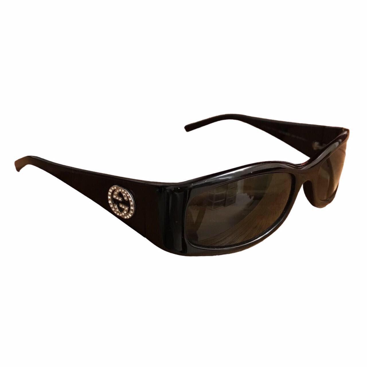 Vintage Gucci gg 2526 Bold Oval sunglasses from the | Depop