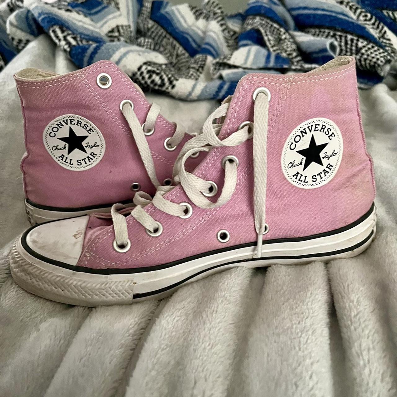 pink converse!! can fit up to size 8 bc that’s what... - Depop