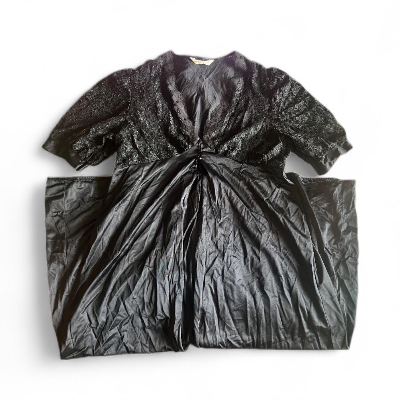 item listed by cherroria