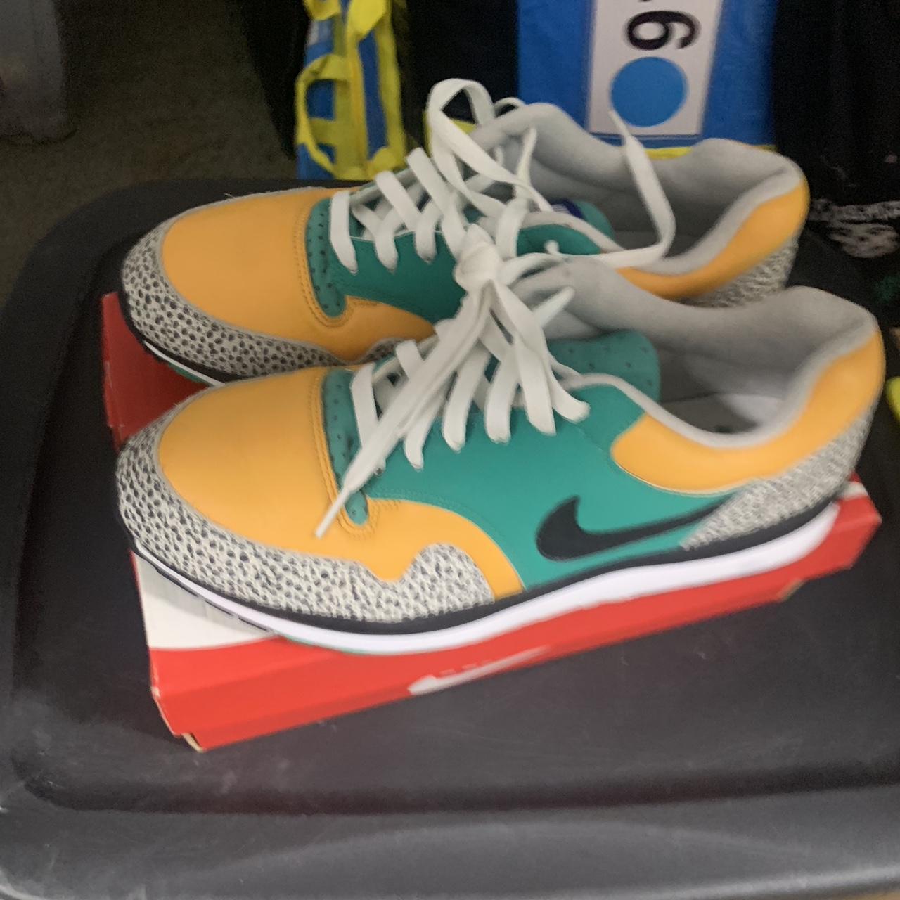 Air safari fashion trainers