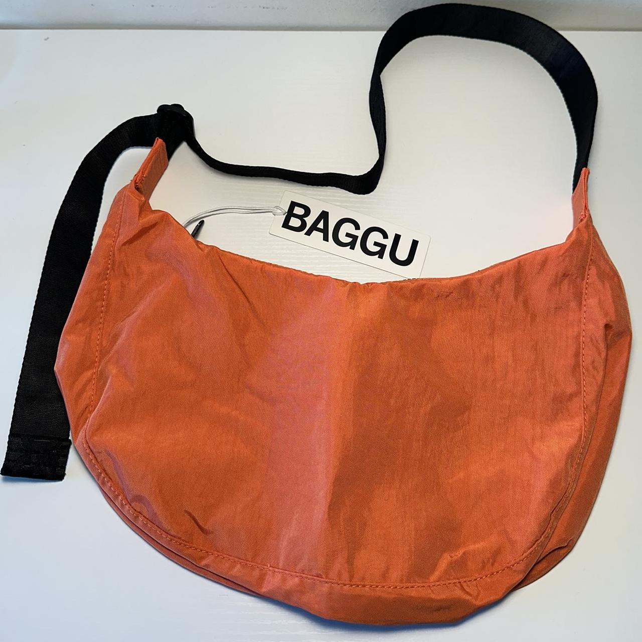 BAGGU ミディアムナイロンクレッセントバッグ　レモングラス　ショルダーバッグ