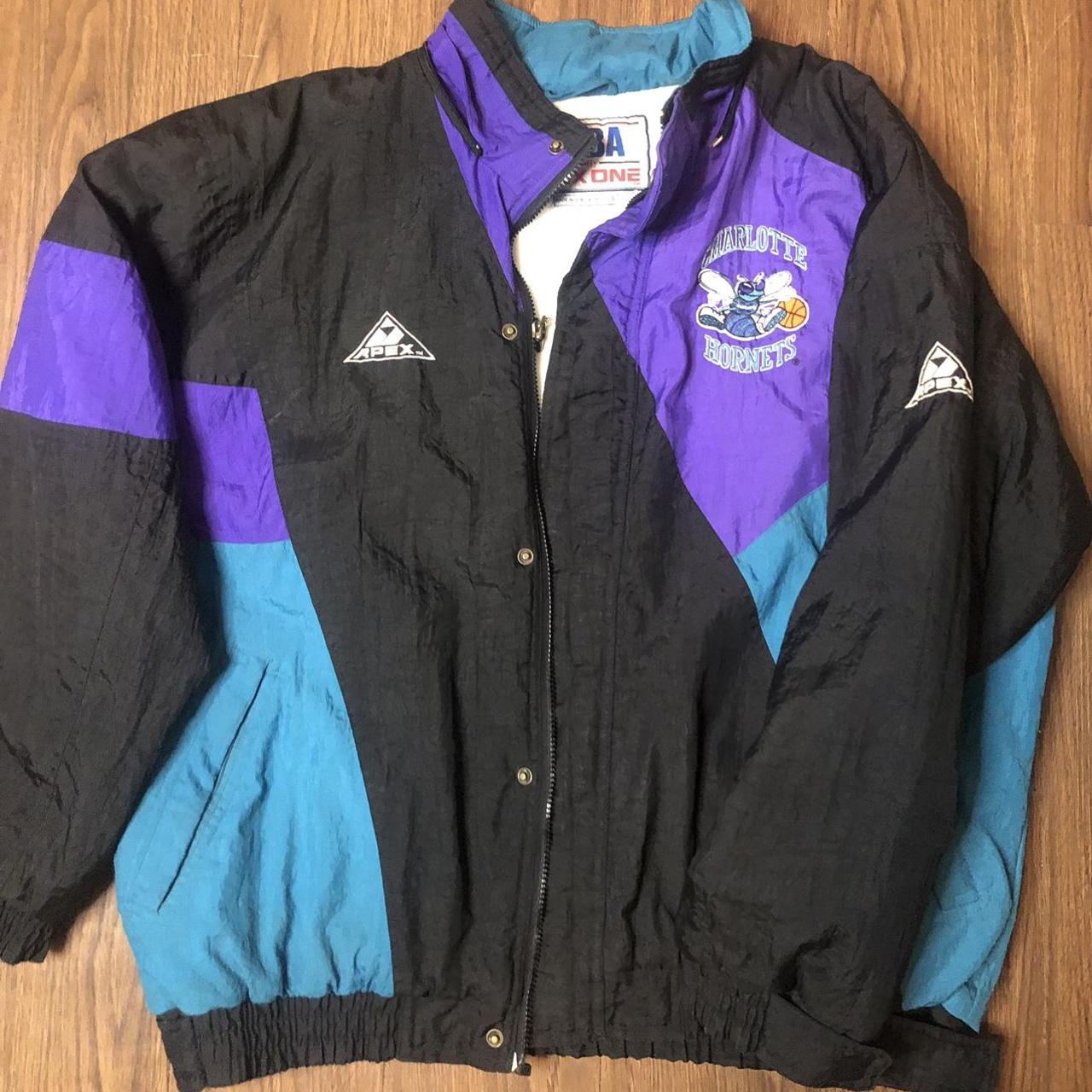 ウェア 90's NBA BY APEX ONE CHARLOTTE HORNETS Vintage 1990s Charlotte Hornets NBA Apex One Puffer Jacket / size