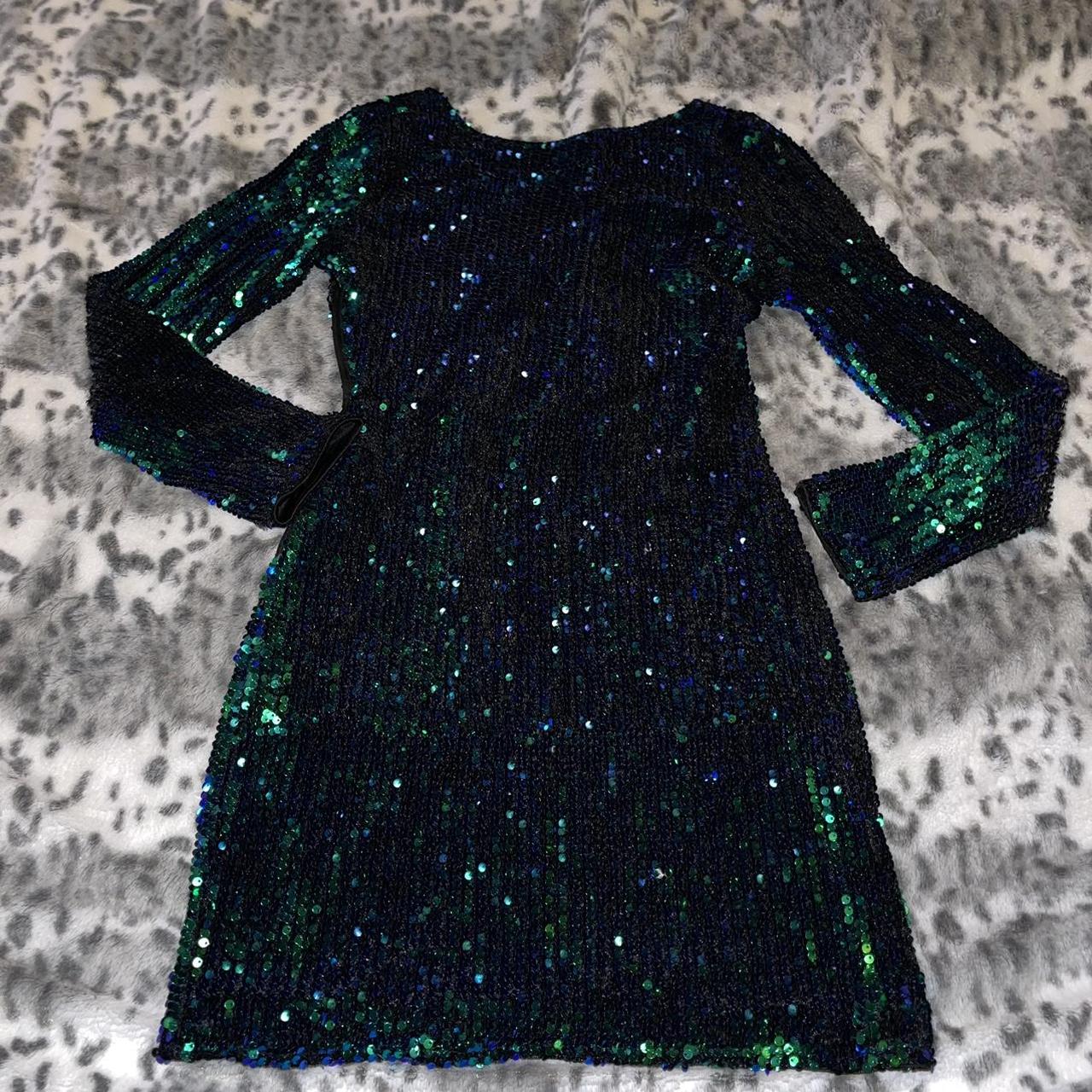 item listed by hollidays_thriftique