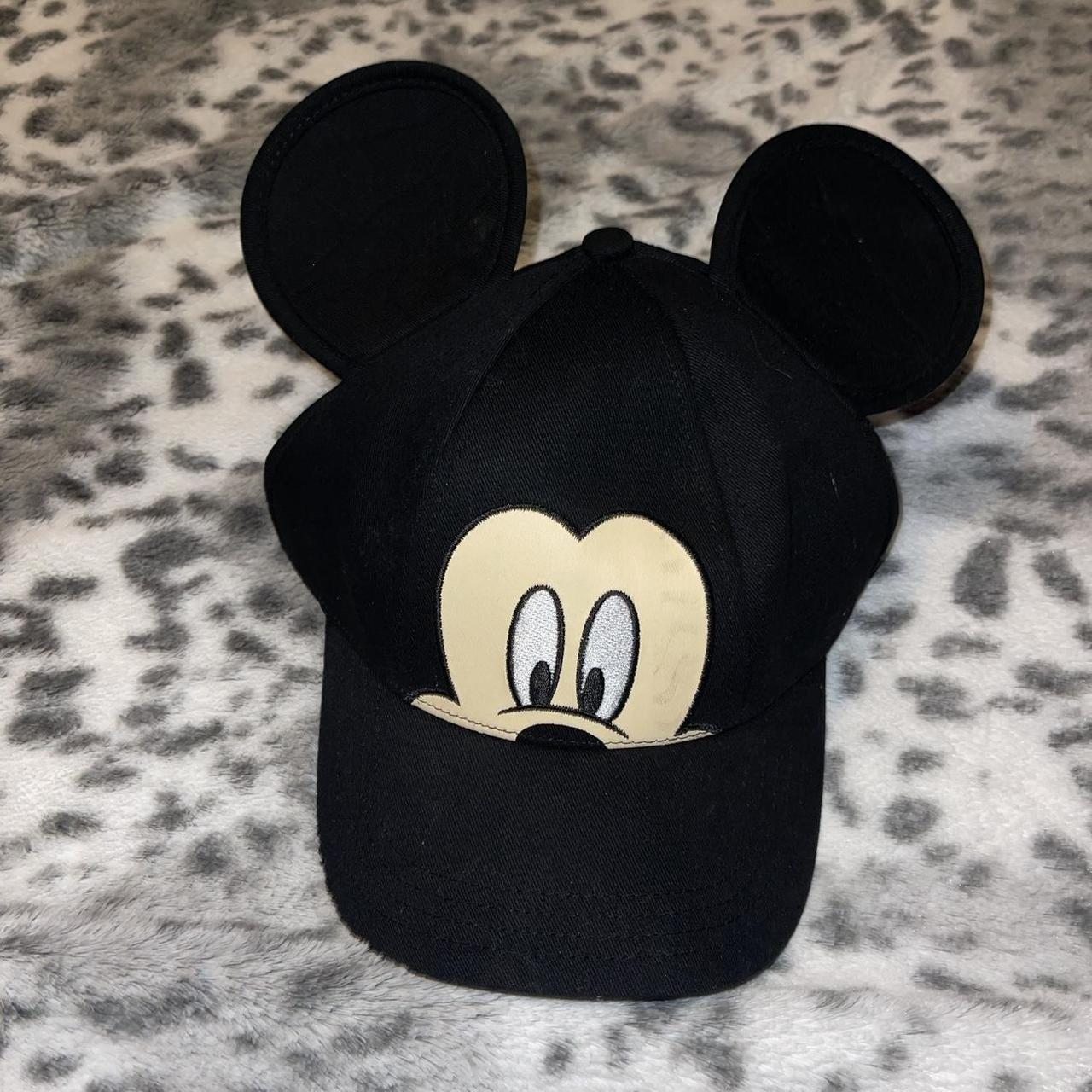 item listed by hollidays_thriftique