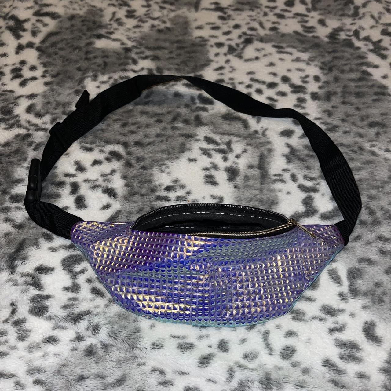 item listed by hollidays_thriftique