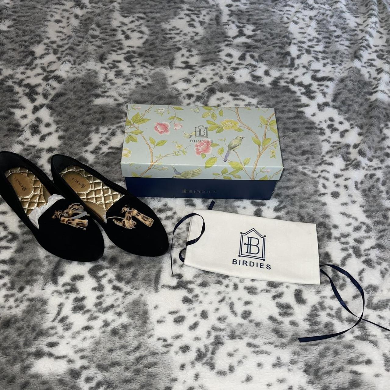 item listed by hollidays_thriftique
