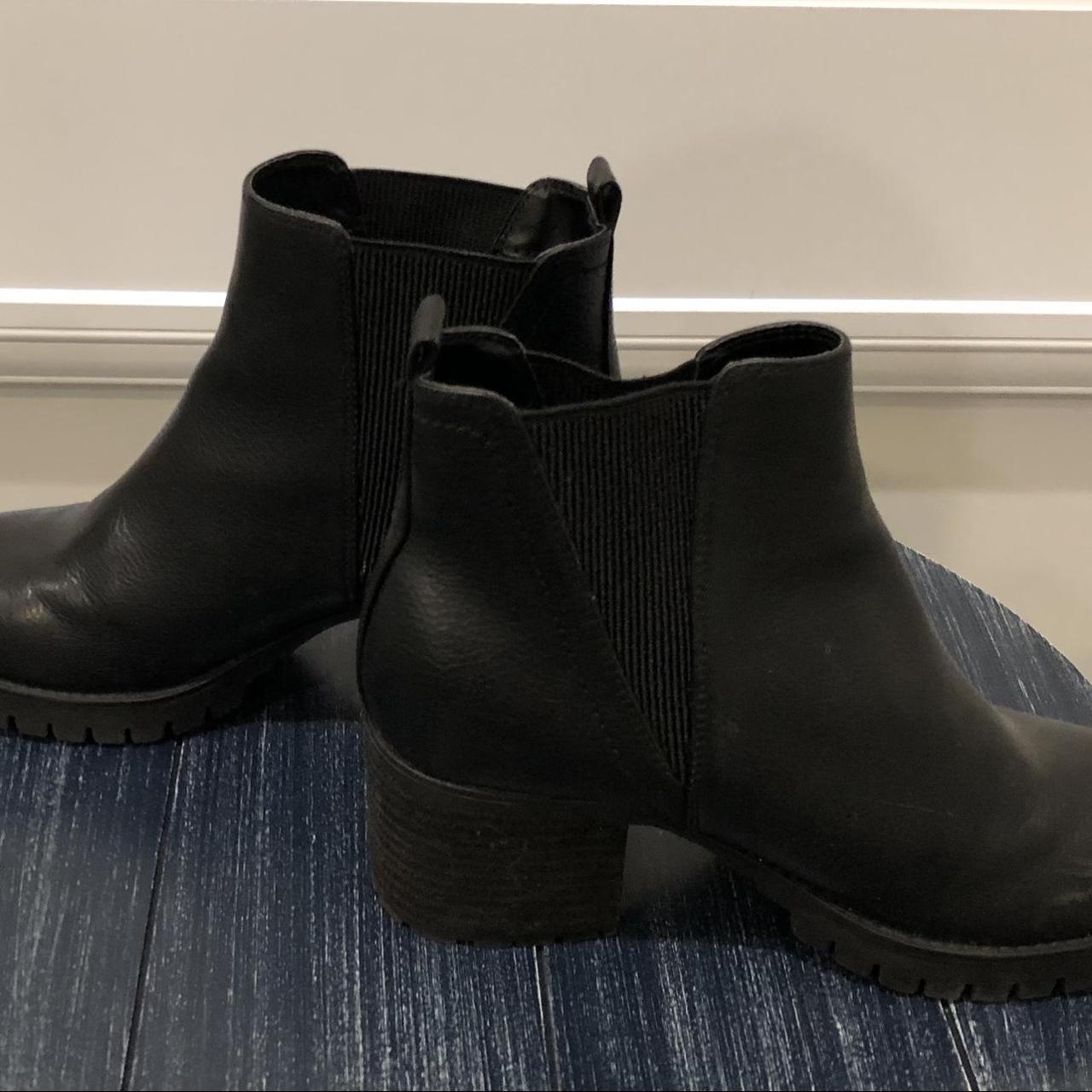 Mia lug some boots- black. Fusion of a Chelsea and... - Depop