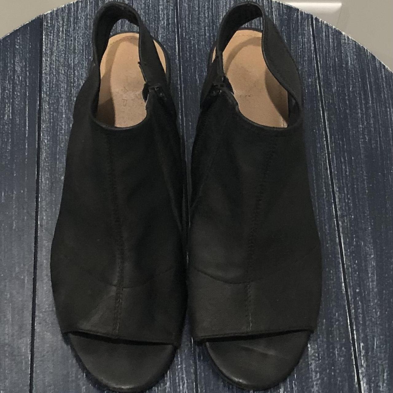 Tahari leather wedges black. Ope toe and heel. Zips Depop