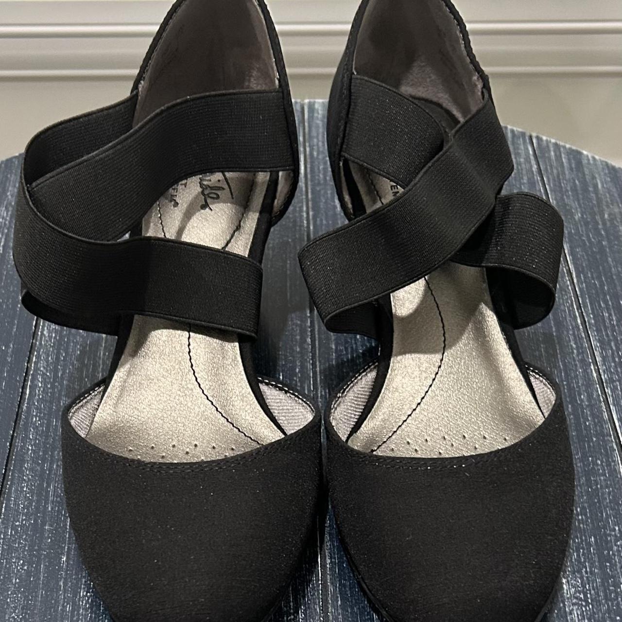 Life Stride Darcy wedges black. Stretchy cross. Depop