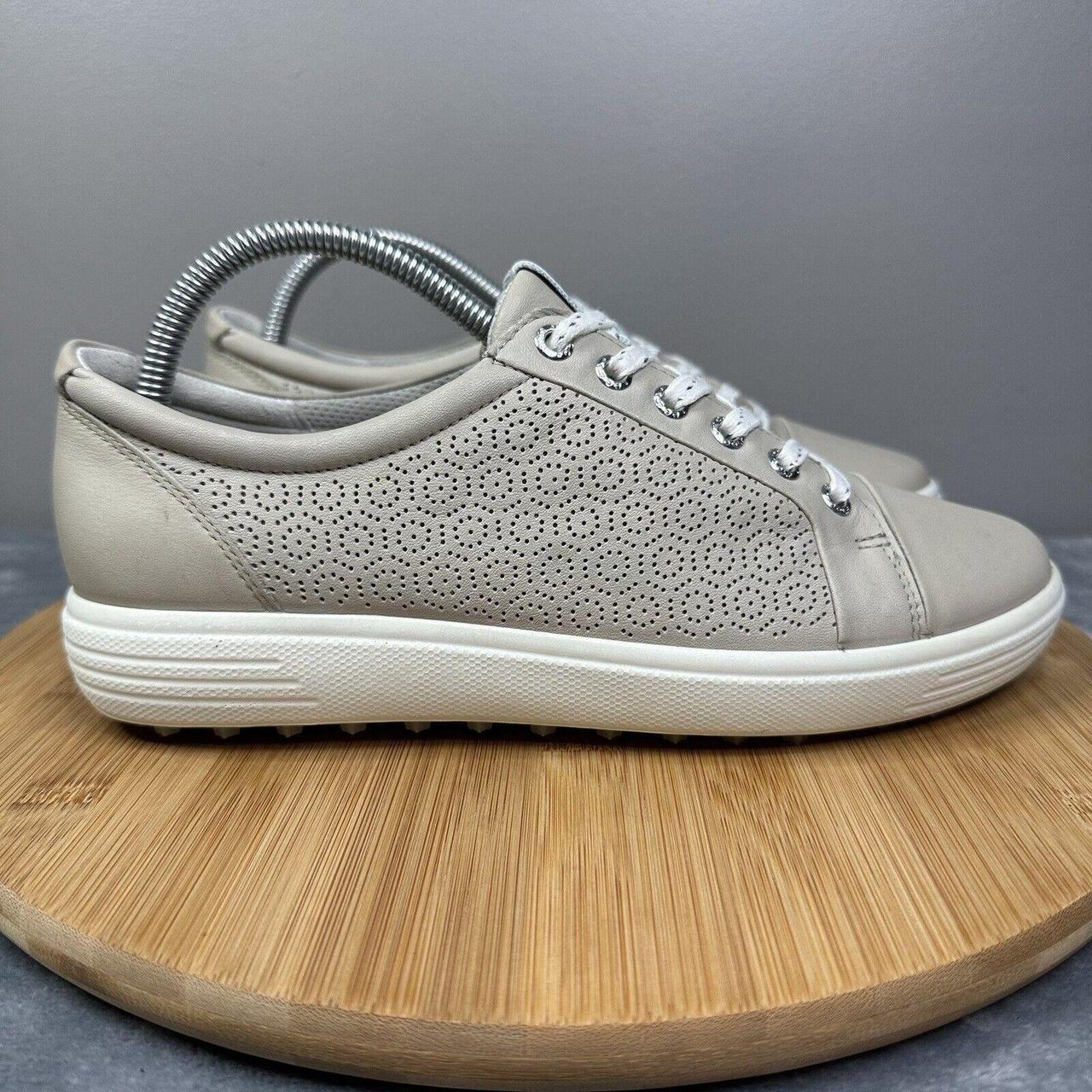 Ecco extra width store shoes