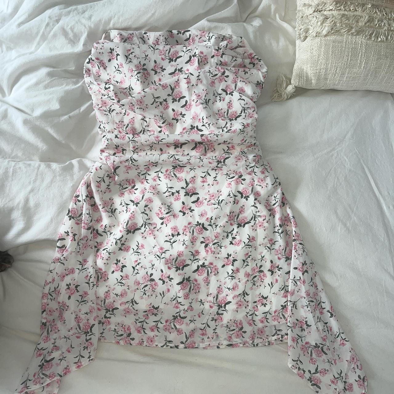 Light pink floral strapless mini dress Never worn,... - Depop
