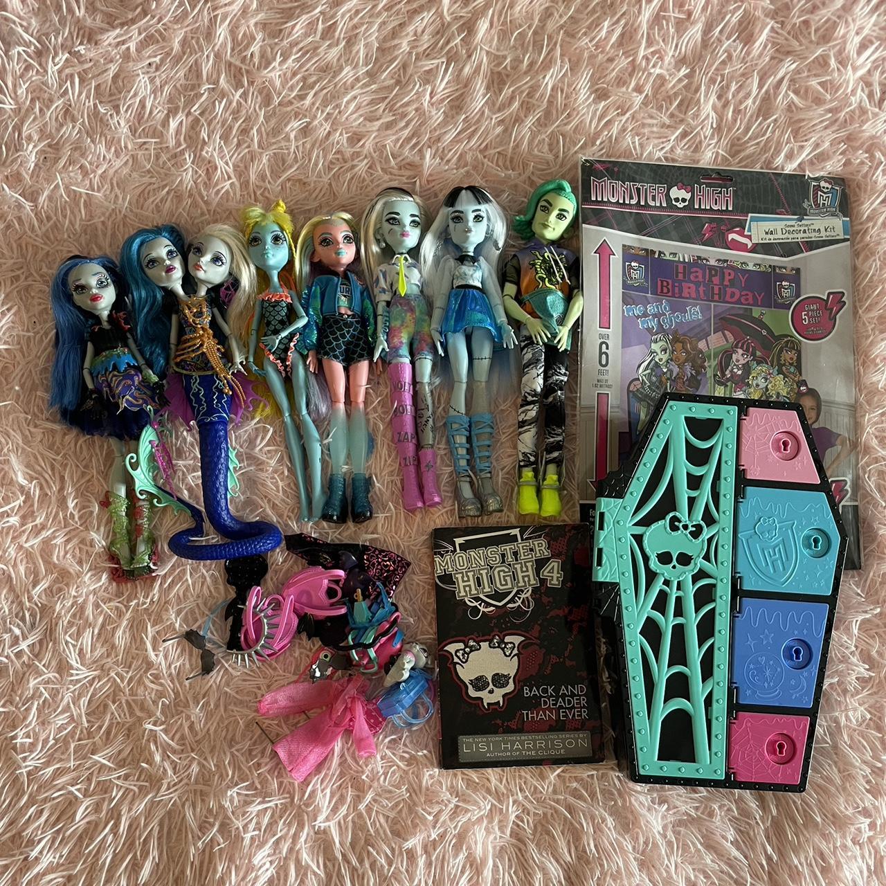 Monster high G1 and G3 doll lot. Includes sweet - Depop