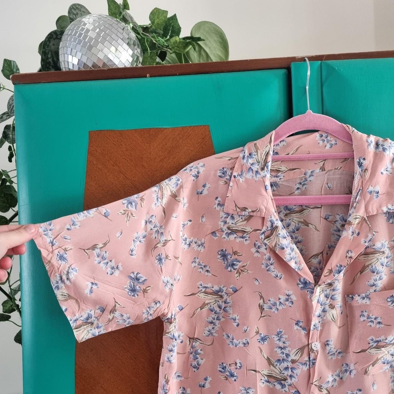 Vintage Japanese pink shirt 🌸 from Tokyo 🇯🇵 I'd say... - Depop